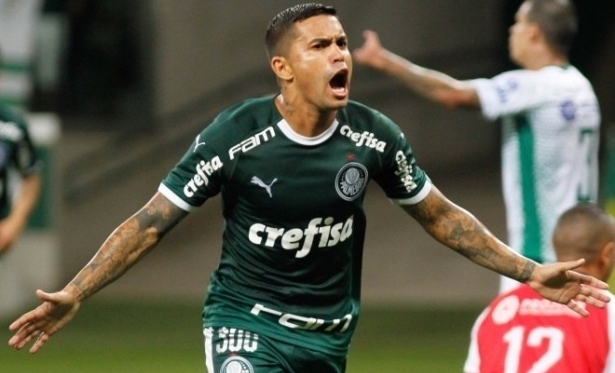 No jogo 300, Dudu marca, perde pnalti, e Palmeiras bate o Guarani