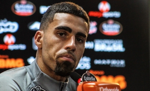 Gabriel reconhece que Corinthians est em 'colocao que no  digna'