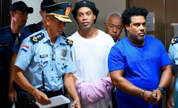 Veja como foi a noite de Ronaldinho Gacho na cadeia