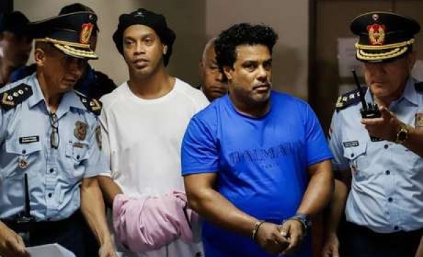 Justia do Paraguai nega novo pedido de liberdade a Ronaldinho