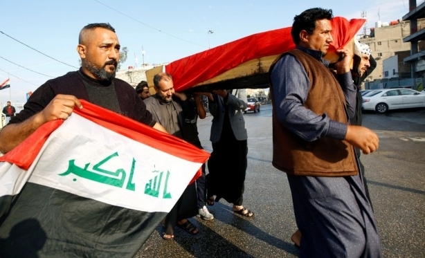 Manifestantes saem s ruas do Iraque reivindicando novo governo